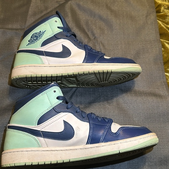 Nike Air Jordan 1 - Picture 3 of 10